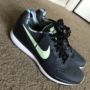 Nike Zoom Pegasus shoes